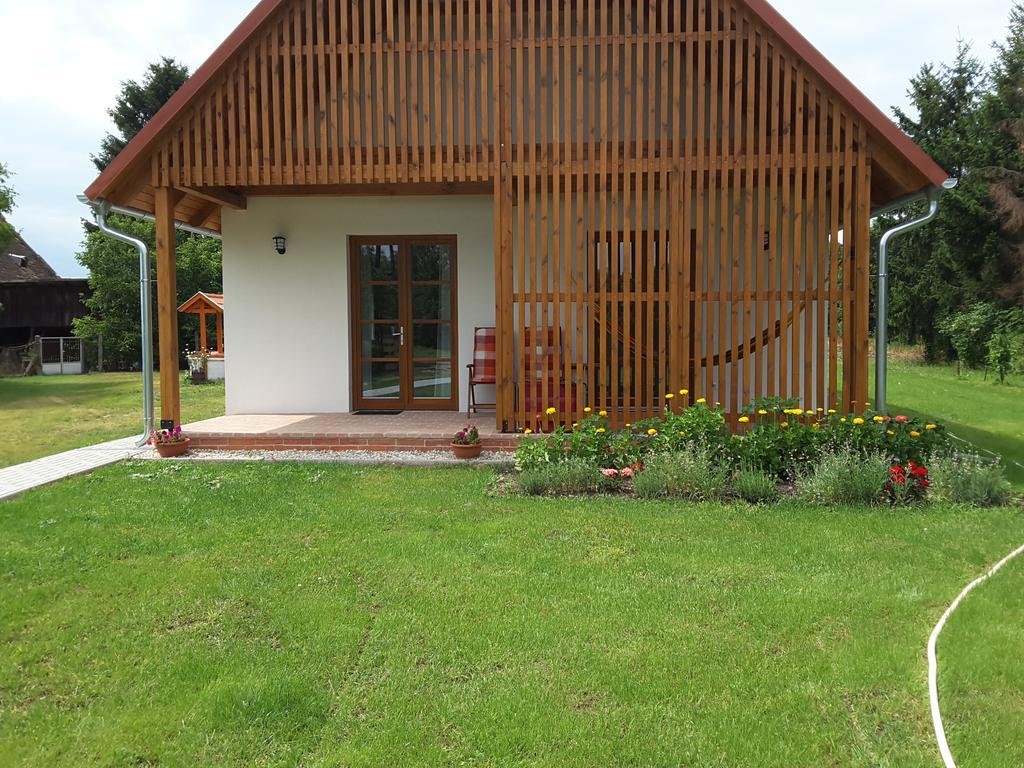 Malomko Apartman Zsira Exterior foto